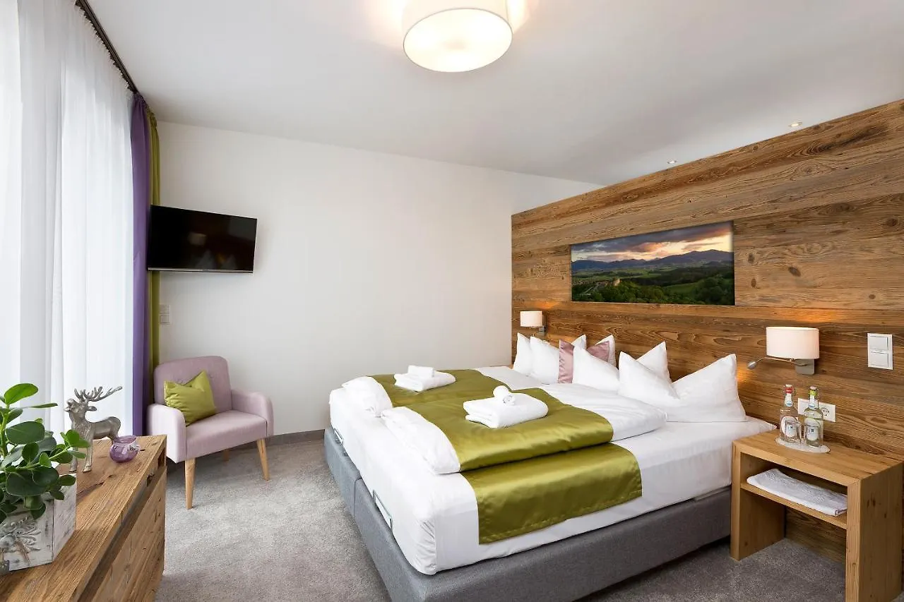 Landhotel Gockelwirt Eisenberg  4*, Eisenberg (Bavaria)