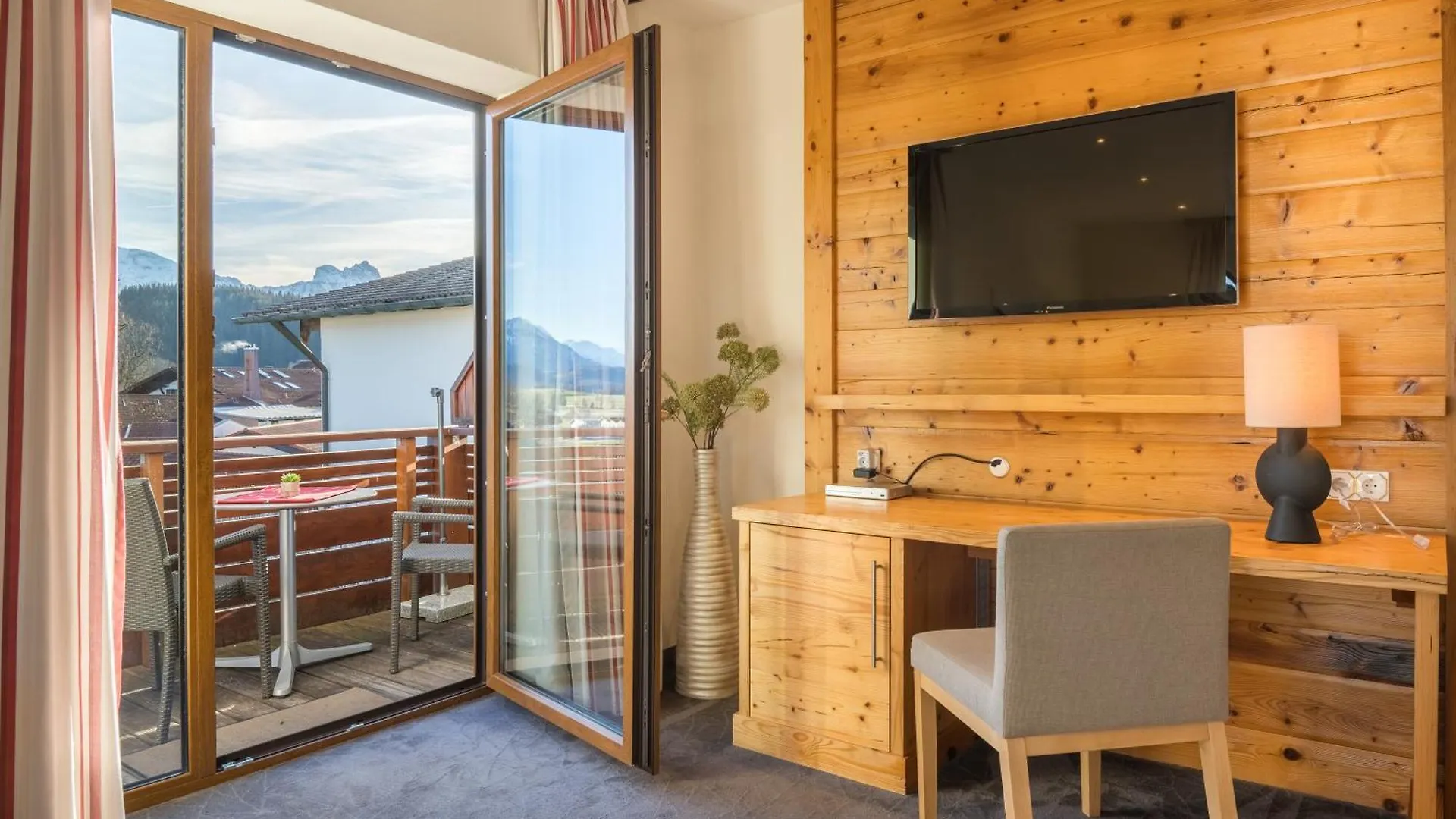 Landhotel Gockelwirt Eisenberg  Hotel Eisenberg (Bavaria)