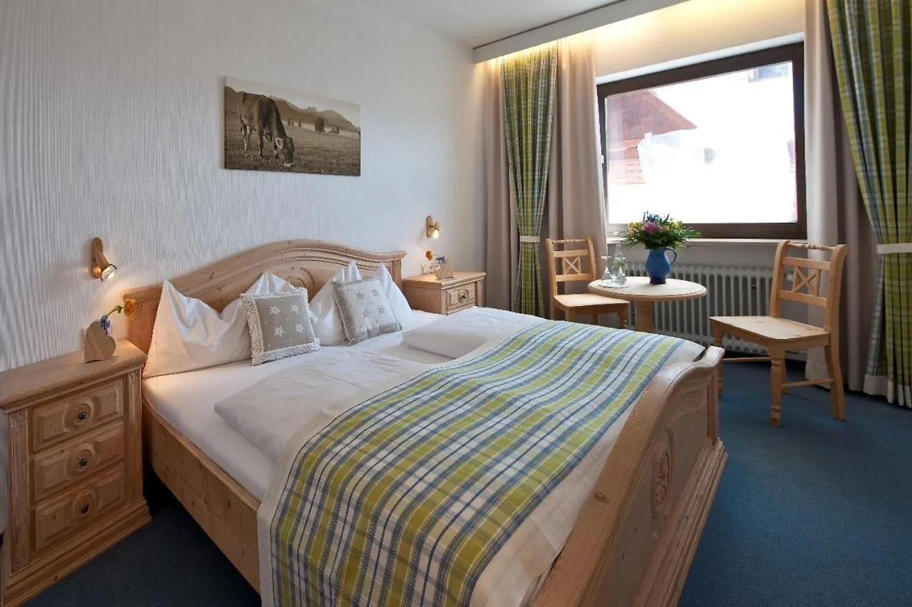 Landhotel Gockelwirt Eisenberg  Eisenberg (Bavaria)