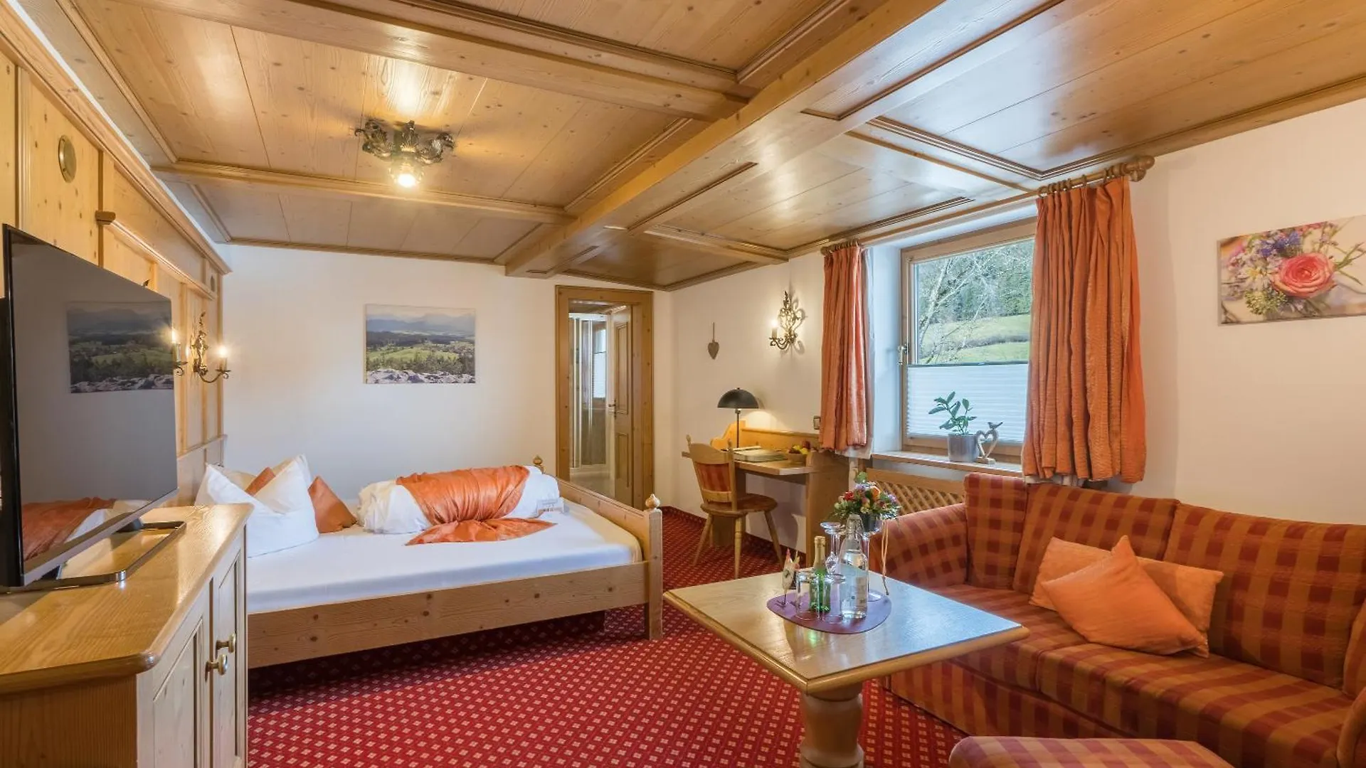 Landhotel Gockelwirt Eisenberg  Germany